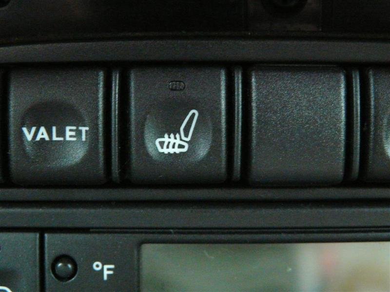 Illustration for article titled Email And Bacon: Misinterpreting Your Car's Iconography